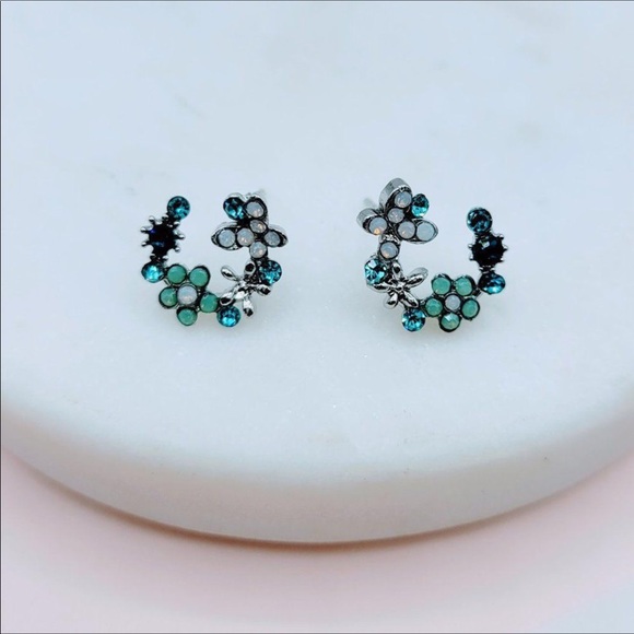Petite Multi Color Crystal Flowers Blue Stud Earrings NEW - Picture 7 of 10